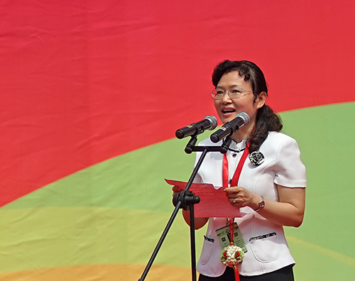 广西林业厅副厅长邓建华在开幕式上致辞